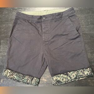 4/$15 H&M Divided Black Palm Leaf Printed Hem Men's Flat Front Shorts - Size 30